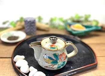 ☆九谷焼？の壷型花器＊笹竹に戯れる小鳥の絵柄 ＊涼やかなデザインの白磁の陶磁器 ☆九谷焼？の壷型花器＊笹竹に戯れる小鳥の絵柄 ＊涼やかな